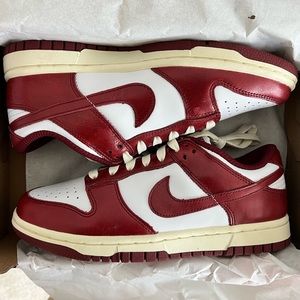 Women’s Nike Low Dunk Red Premium NIB Sz 6.5